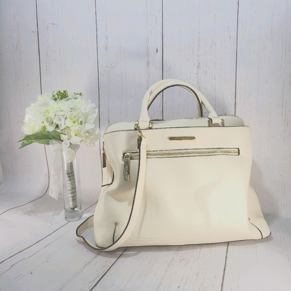 Steve Madden Handbags - Steve Madden Crossbody Satchel